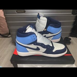 Jordan 1 Retro High Obsidian UNC